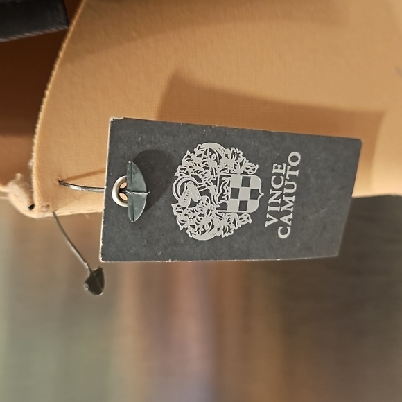 💕VINCE CAMUTO💕 Wire Free Bra & T-Shirt Bra (2 Pack) ~ Black & Nude 34C NWT - Picture 8 of 9